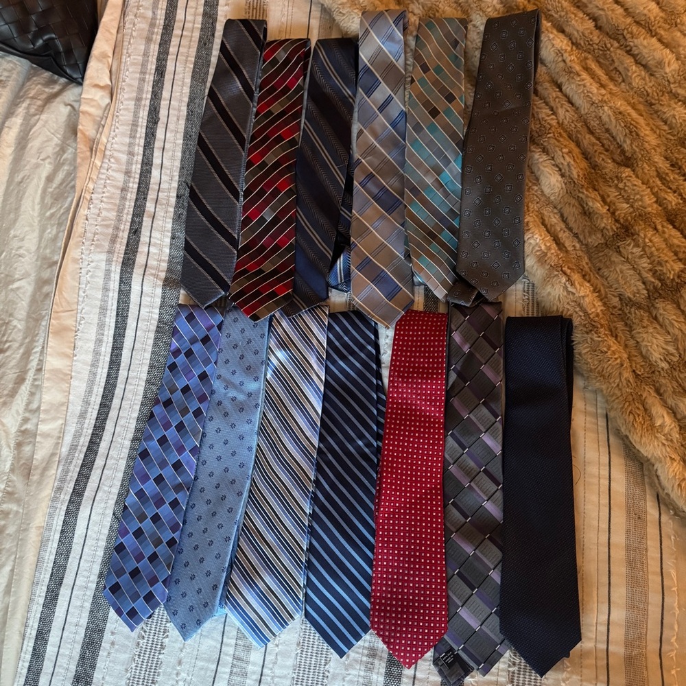 Elegant Men's Tie Collection - Assorted Colors and Styles